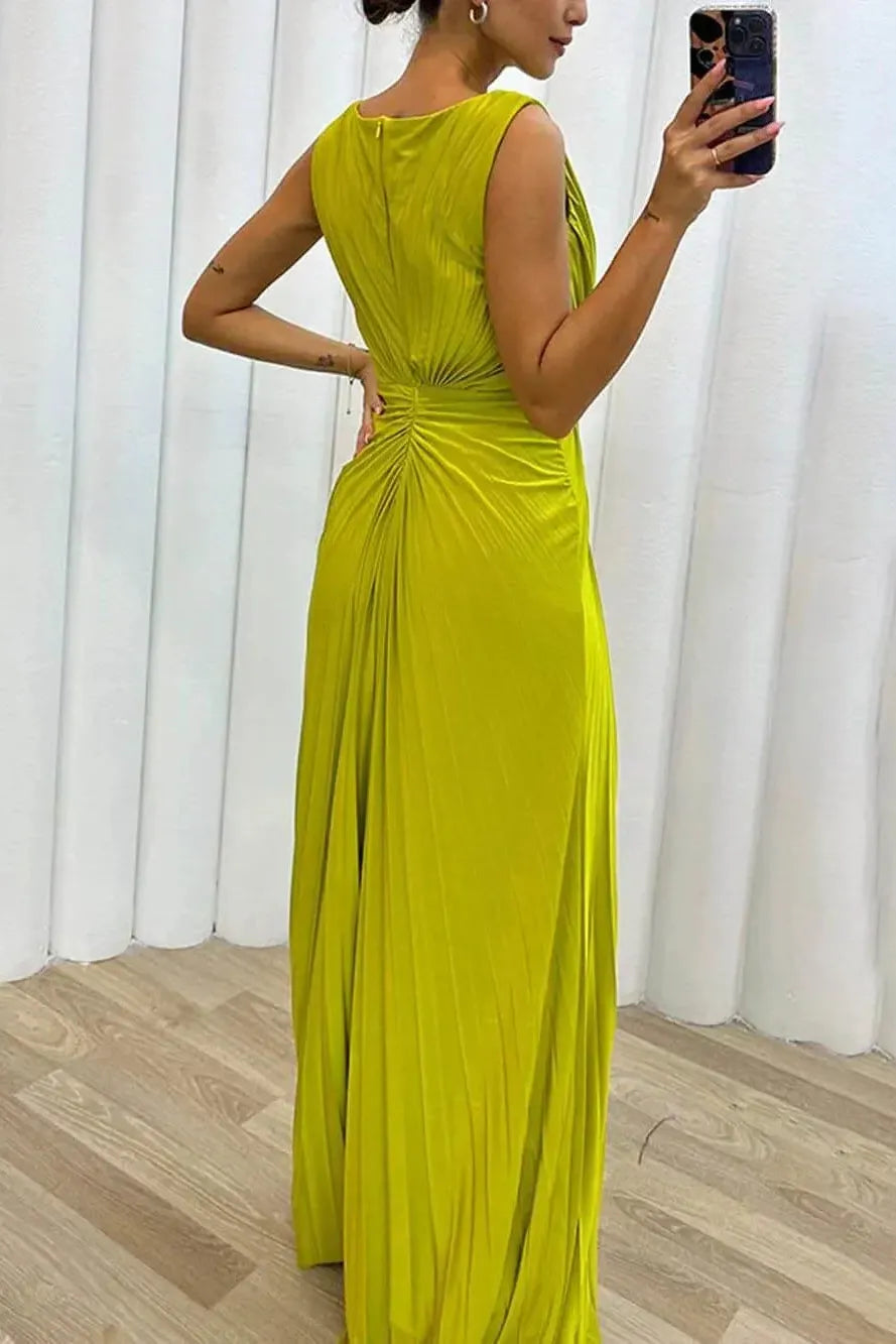Kendra - Timeless Figure-Flattering Split Maxi Dress