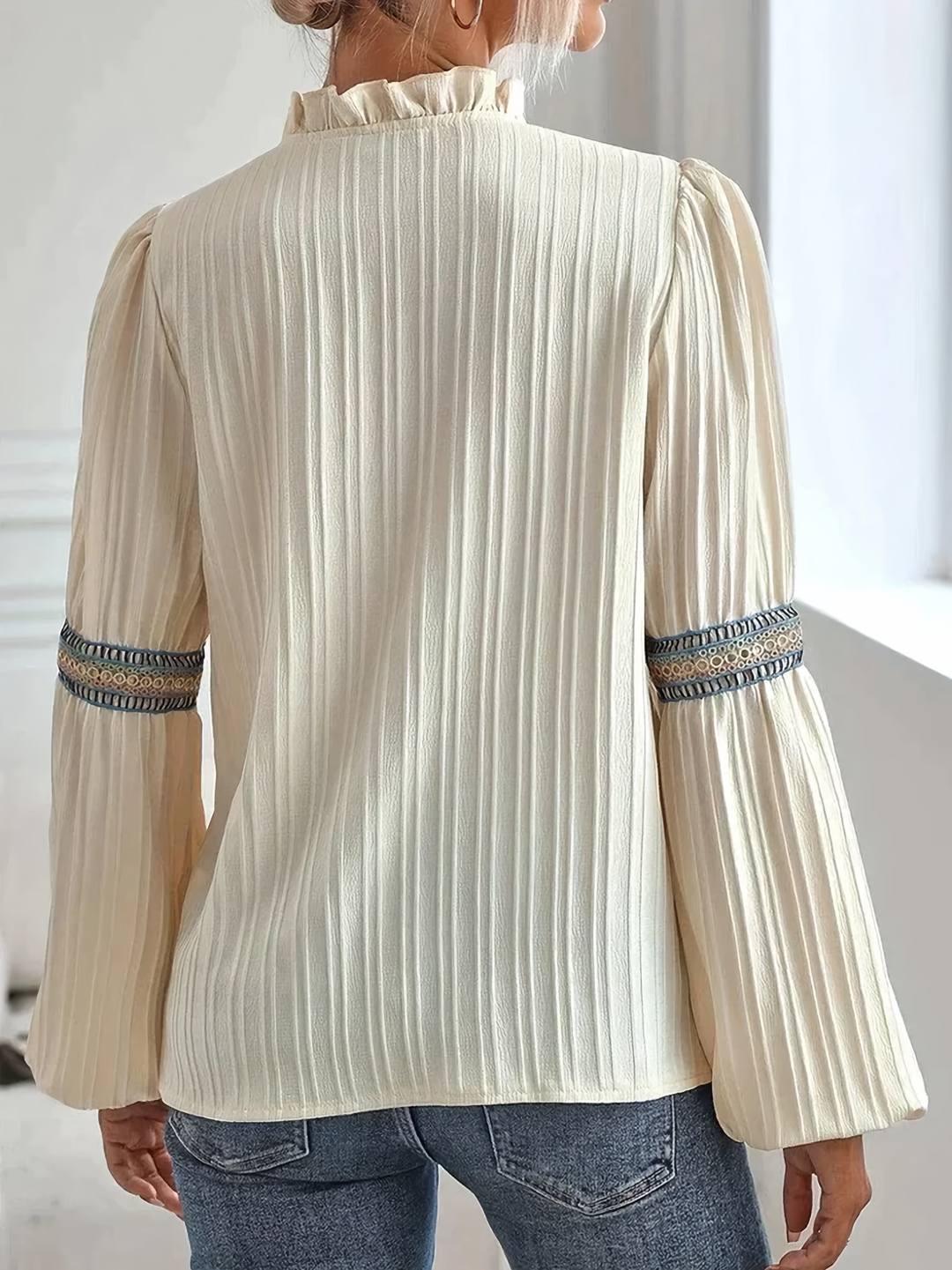 Renata - Elegant V-Neck Top
