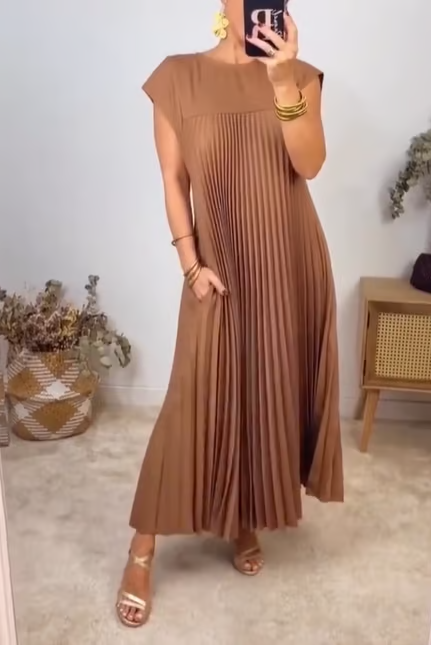 Sorrel - Elegant Spliced Pleated Maxi Dress