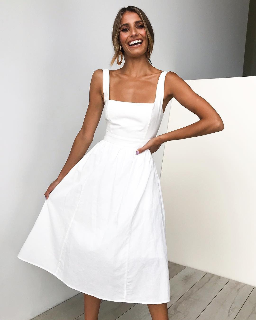 Ravelle - Timeless Square-Neck Dress