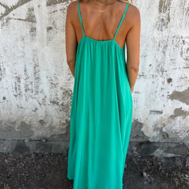 Carolina - Elegant Sleeveless Dress
